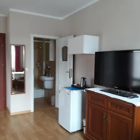 Bed & Breakfast Pod Debem *