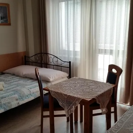 Pod Dębem Nocleg ze śniadaniem