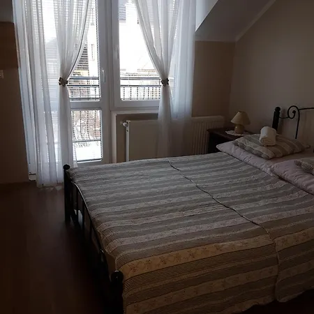 Pod Debem Bed & Breakfast