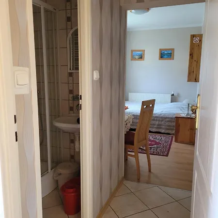 Pod Dębem 3*