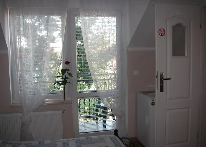 Pod Dębem Bed & Breakfast Łeba