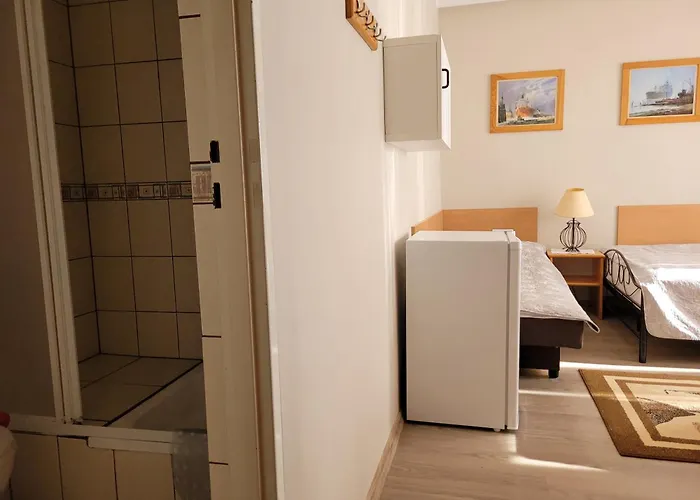 Pod Dębem Bed & Breakfast