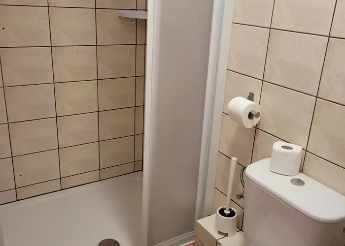 Pod Dębem Bed & Breakfast